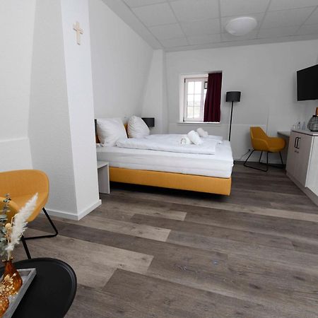 St. Barbara-Haus Hotell Dinslaken Exteriör bild