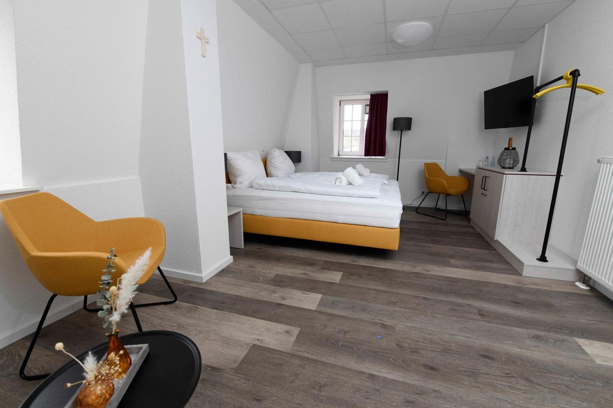 St. Barbara-Haus Hotell Dinslaken Exteriör bild